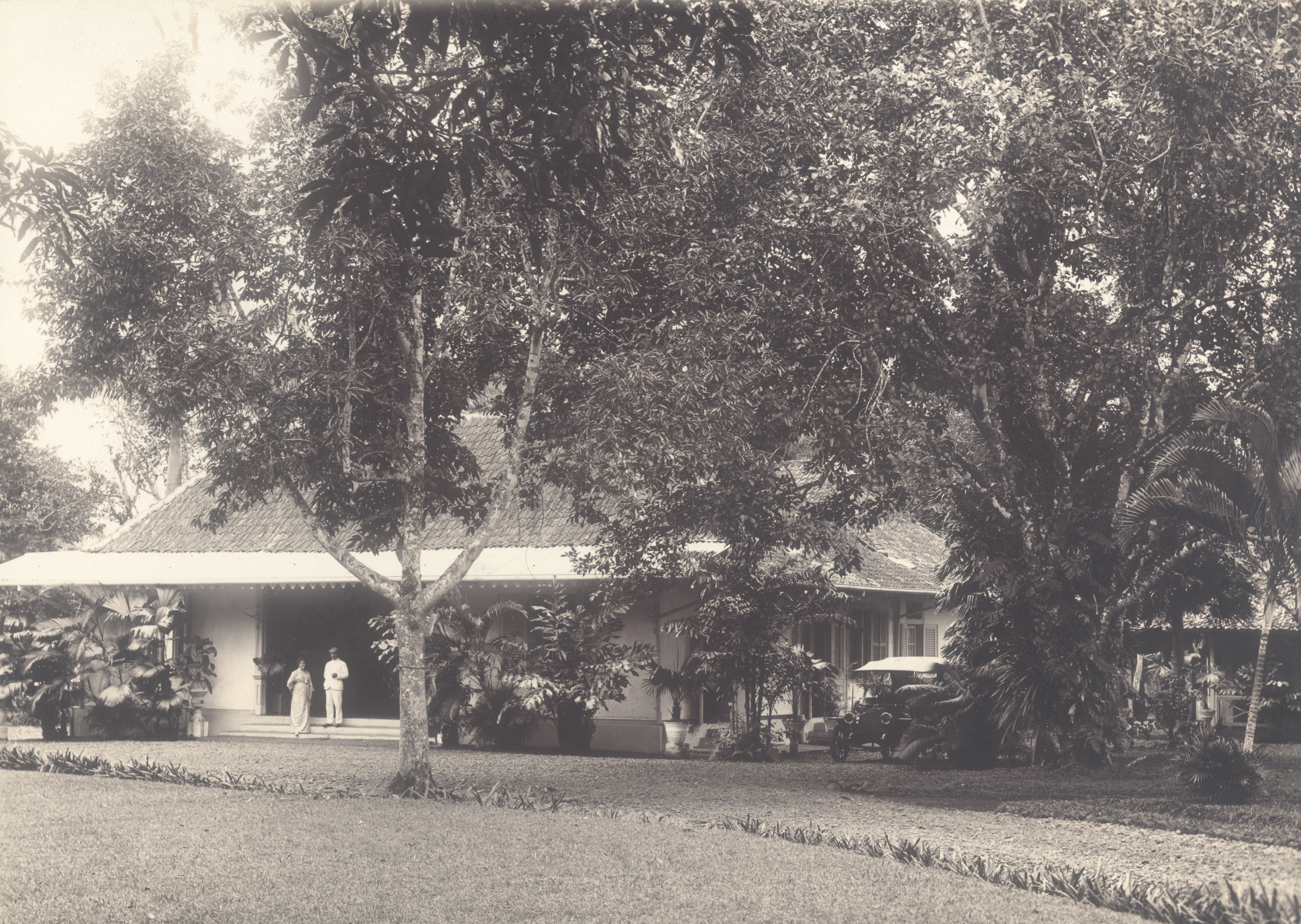Rumah Administratur di Sampora 